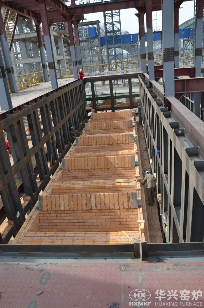 新疆天雨煤化集团公司120万吨/年兰炭项目直立炉砌筑中